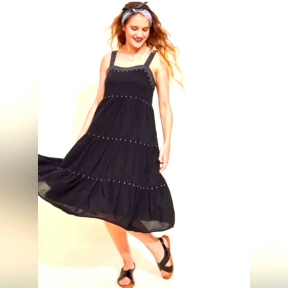 🌻NWT Old Navy Tiered Embroidered Midi Dress in Black Jack Size XS